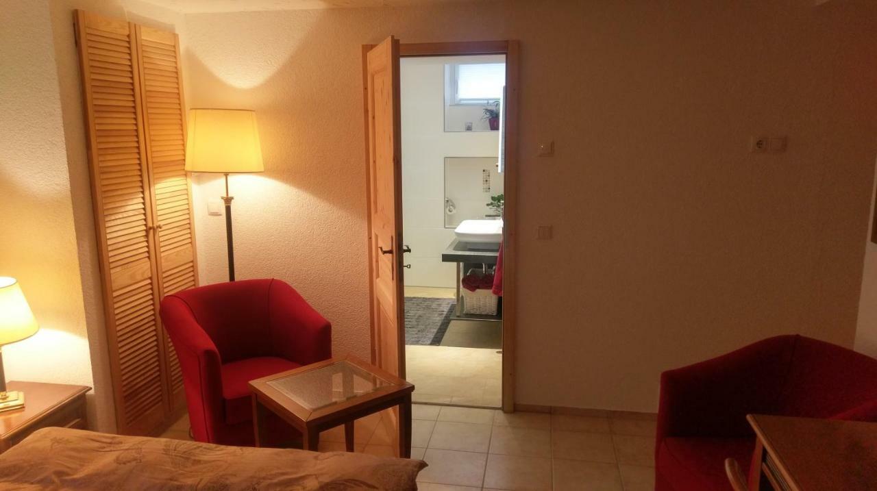 Grossdeuben Ferienzimmer Familie Schmidt מראה חיצוני תמונה