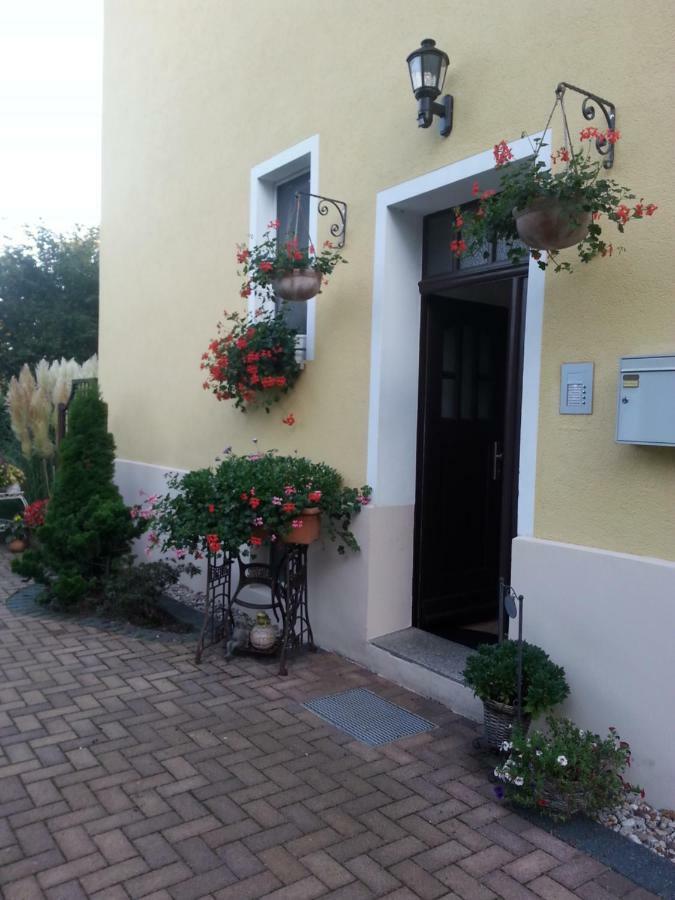 Grossdeuben Ferienzimmer Familie Schmidt מראה חיצוני תמונה